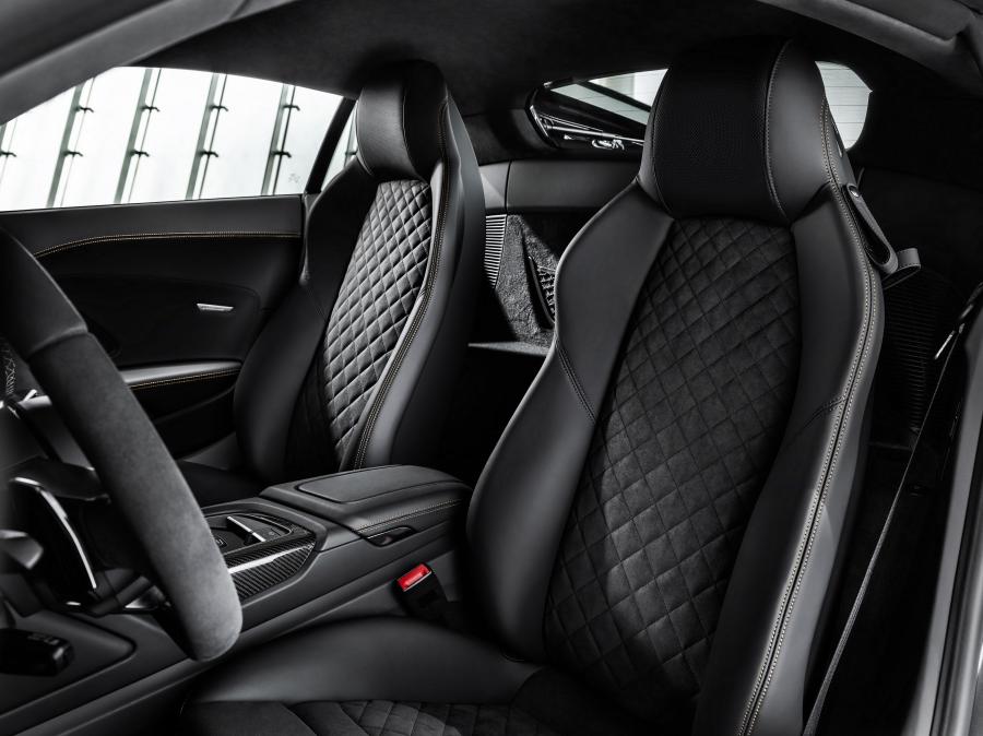 Интерьер Audi R8 V10 Decennium 2019 года  (WW) (фото 6 из 15)